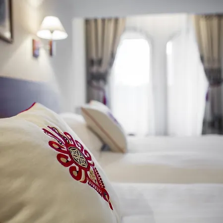 Hotel Logos 3*